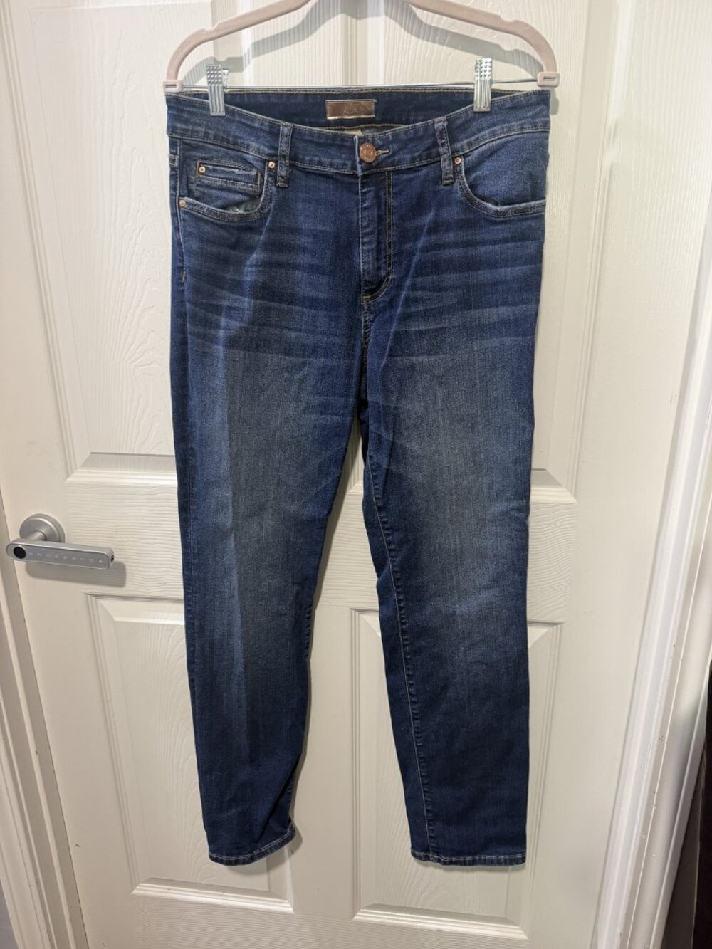 Kut from the Cloth Size 10 Boyfriend Jeans in Medium Wash Denim